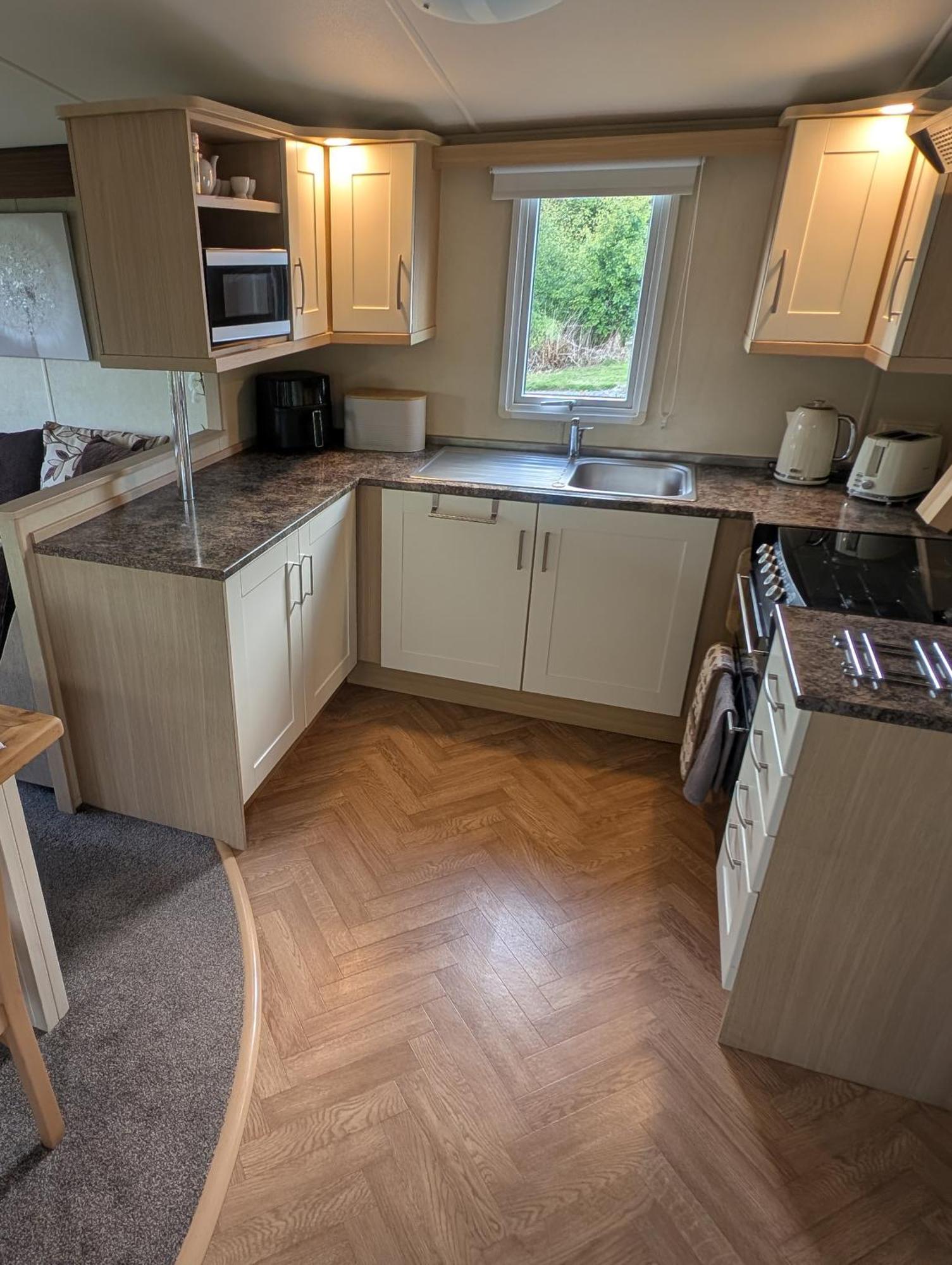 Red Squirrel Holiday Home In The Countryside, 10 Mins To Lligwy Beach Llandyfrydog 外观 照片
